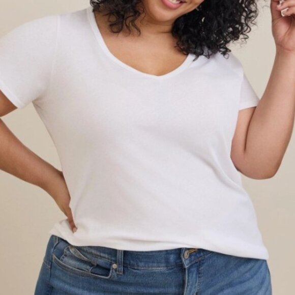 3 For $20 Torrid Classic Fit V-Neck Short Sleeve Tee 0785 - Picture 2 of 9